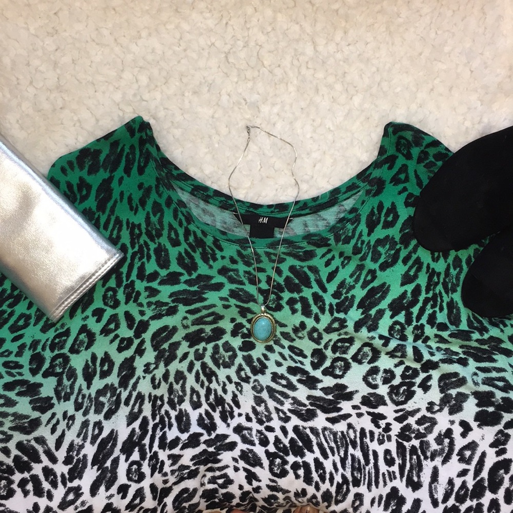 BATWINGED TOP